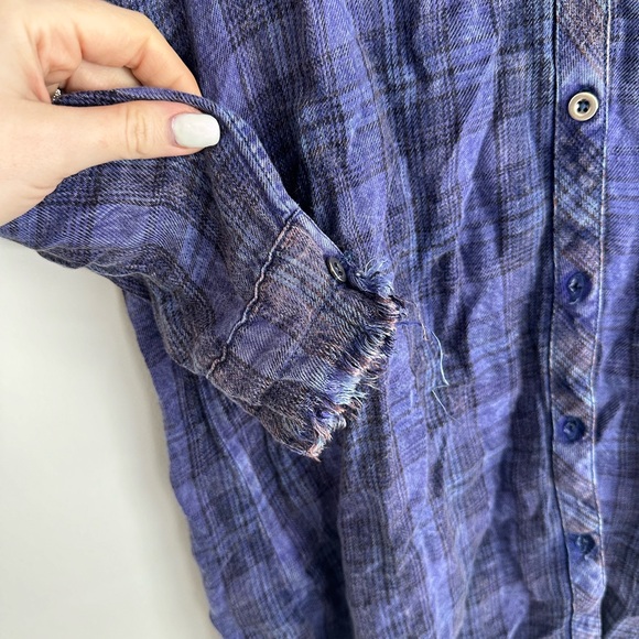 Nu Vintage women’s medium purple art plaid long flannel button up shirt - Picture 5 of 7